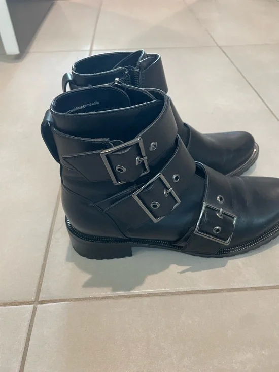 Black motorcycle boots - Picture 2 of 3